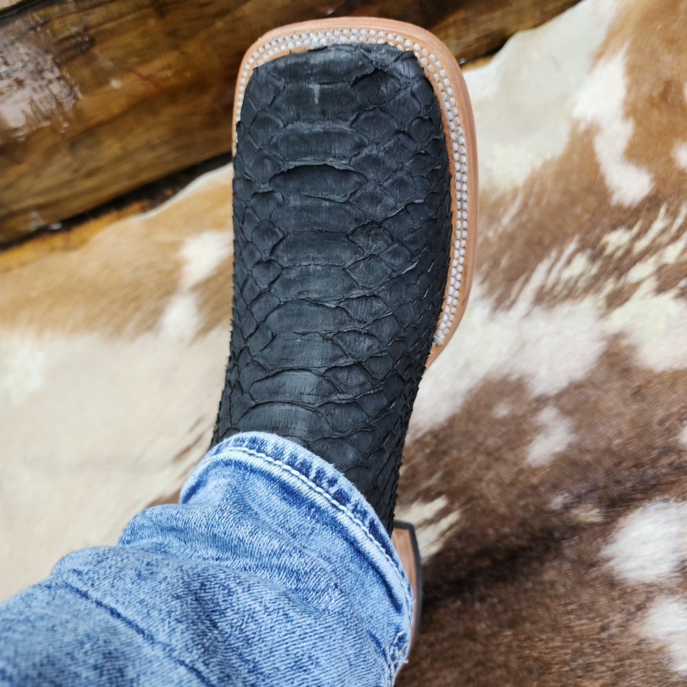 Men's Black Textured Cowboy Boots